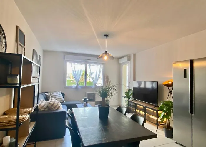 Apartment La Coquille: Bright, Cozy, 3 Min From Parc Expo