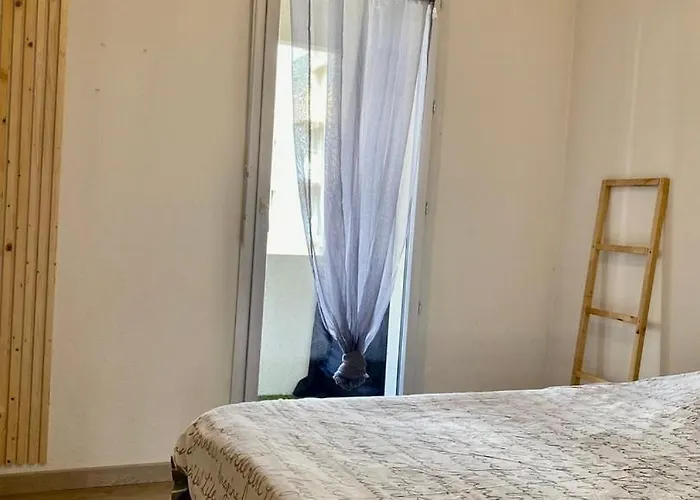 Apartment La Coquille: Bright, Cozy, 3 Min From Parc Expo Poitiers